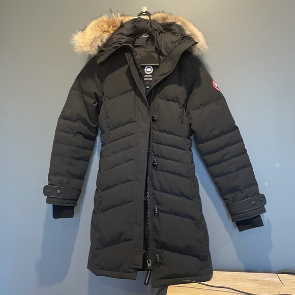 Canada Goose Jackets & Blazers - CANADA GOOSE Lorette Parka in black